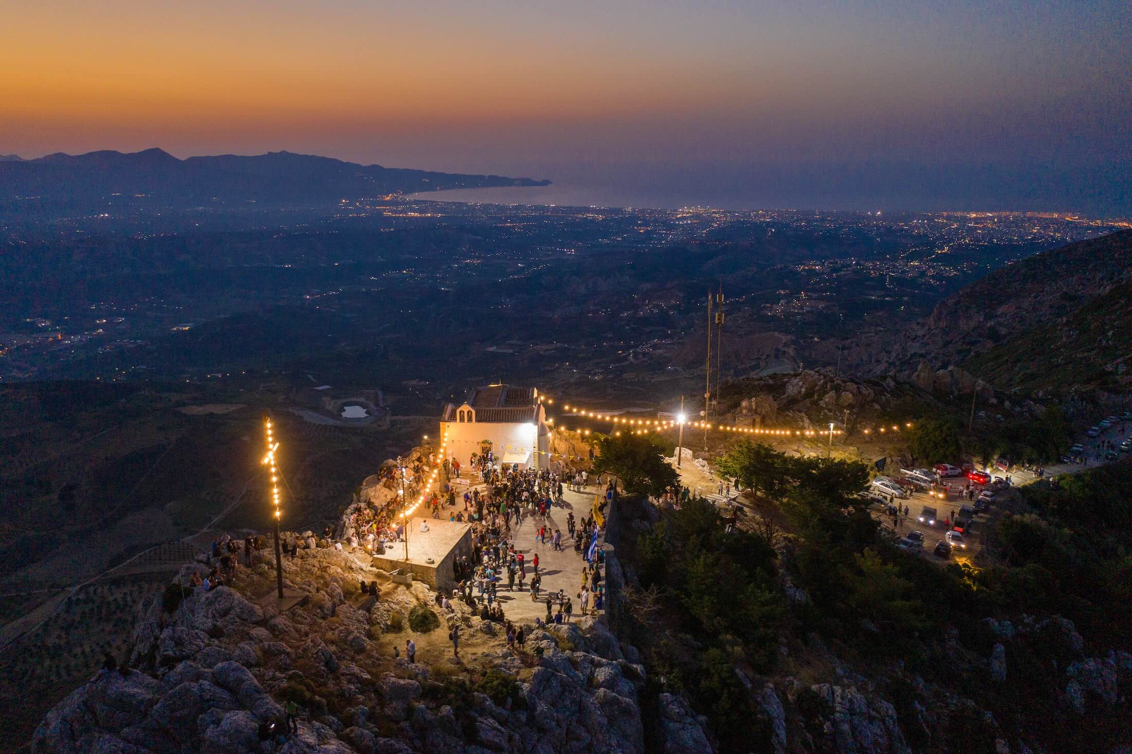 Il 15 agosto in Grecia: La Dormizione della Vergine Maria e le tradizioni uniche di Creta