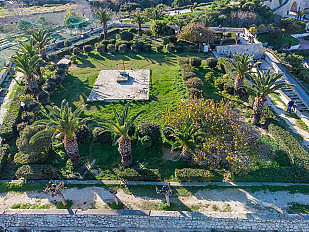 M1q_nikos-kazantzakis